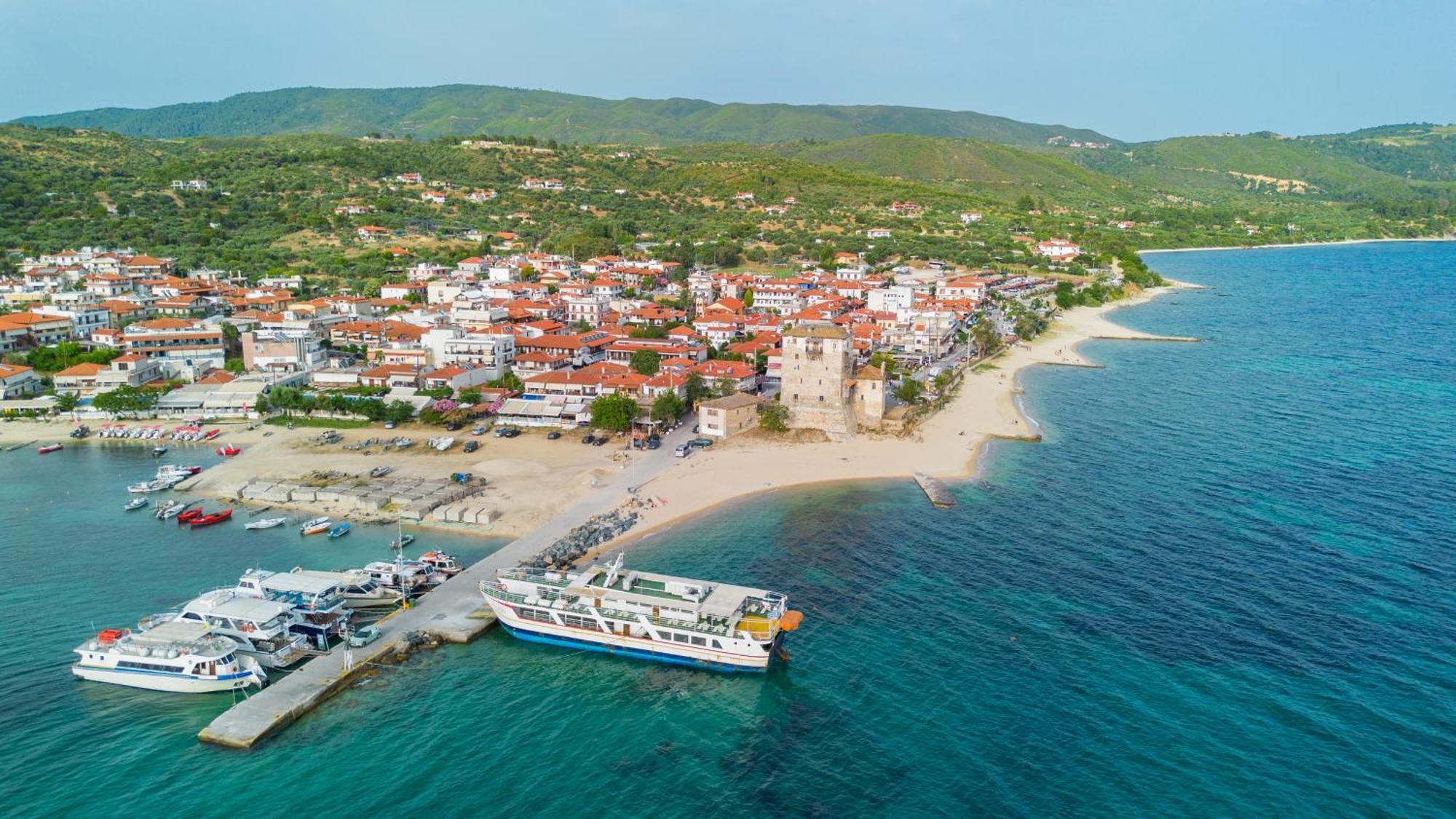 Athos Guest House Pansion Ouranoupoli Exterior photo