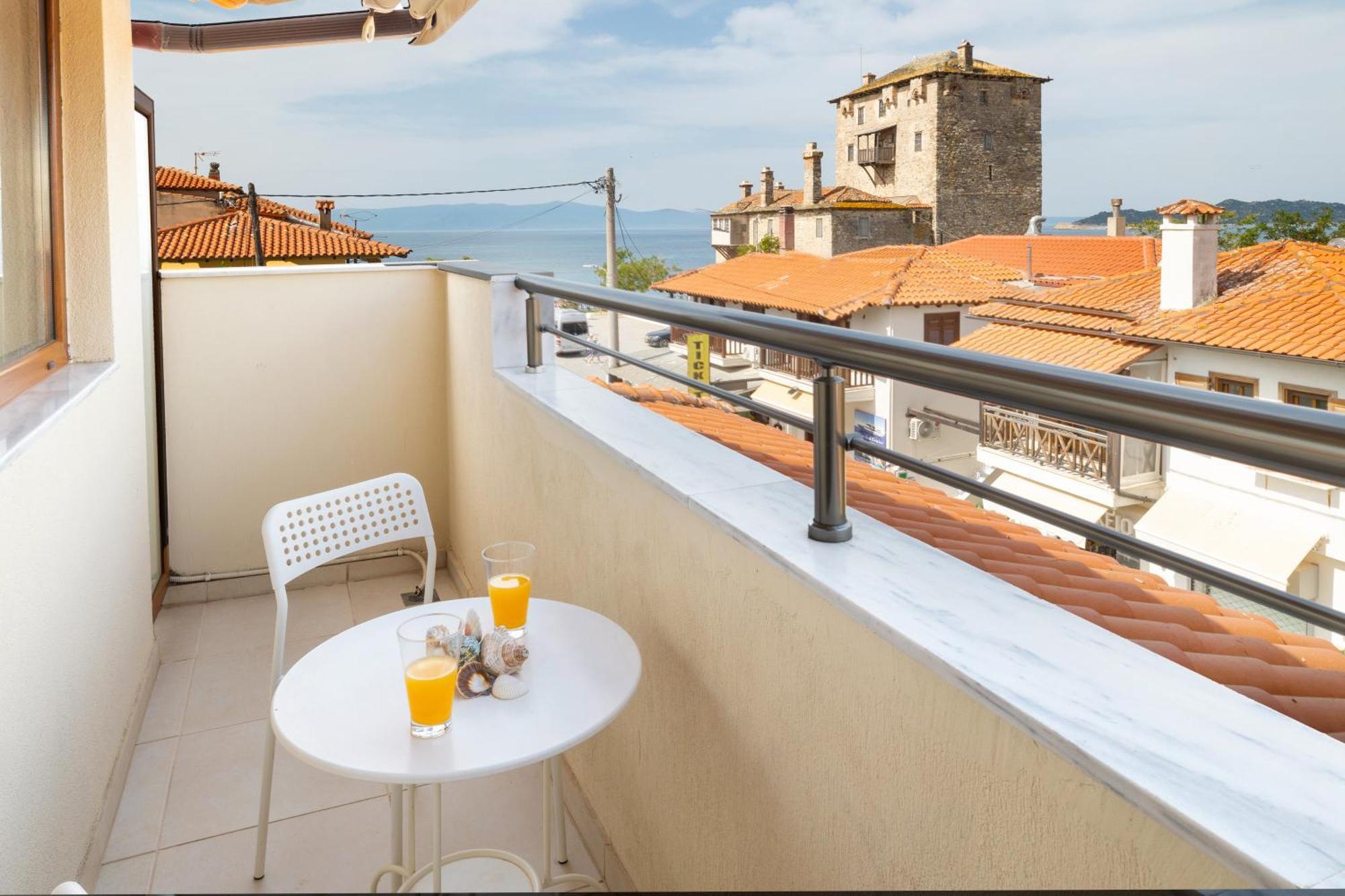 Athos Guest House Pansion Ouranoupoli Exterior photo